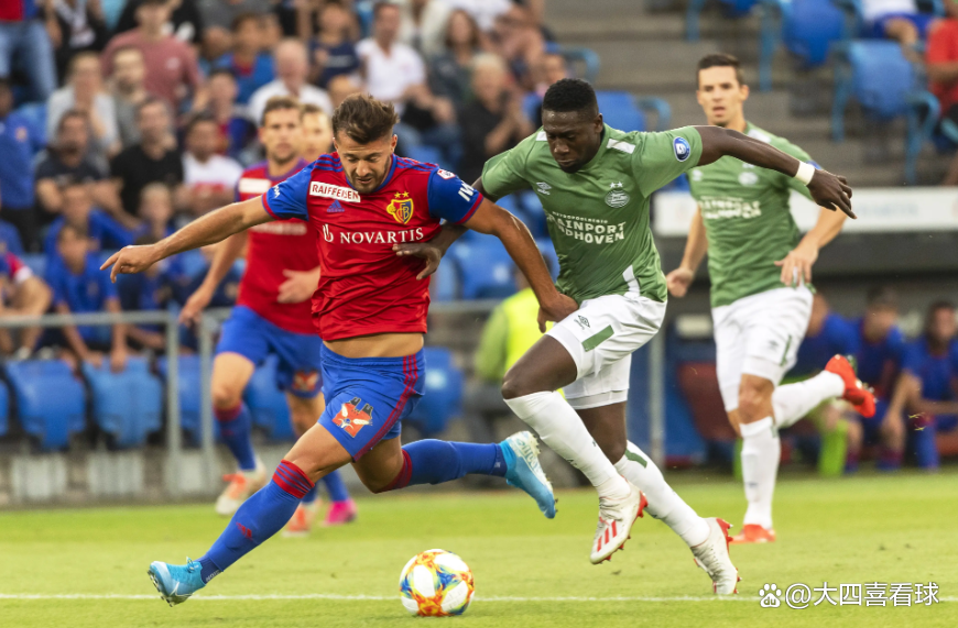 集结日体能课后,斯图加特复出首秀备战欧联,引发热议,心理建设被强调 集结日体能课后,斯图加特复出首秀备战欧联,引发热议,心理建设被强调